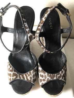 Authentic Gucci wedge sandals animal print 37